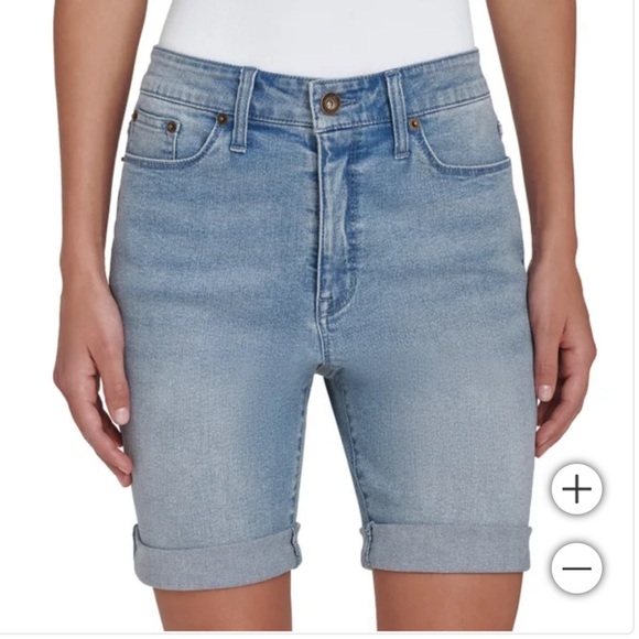 NWT DKNY Women's Denim Bermuda Short light blue - Picture 1 of 8